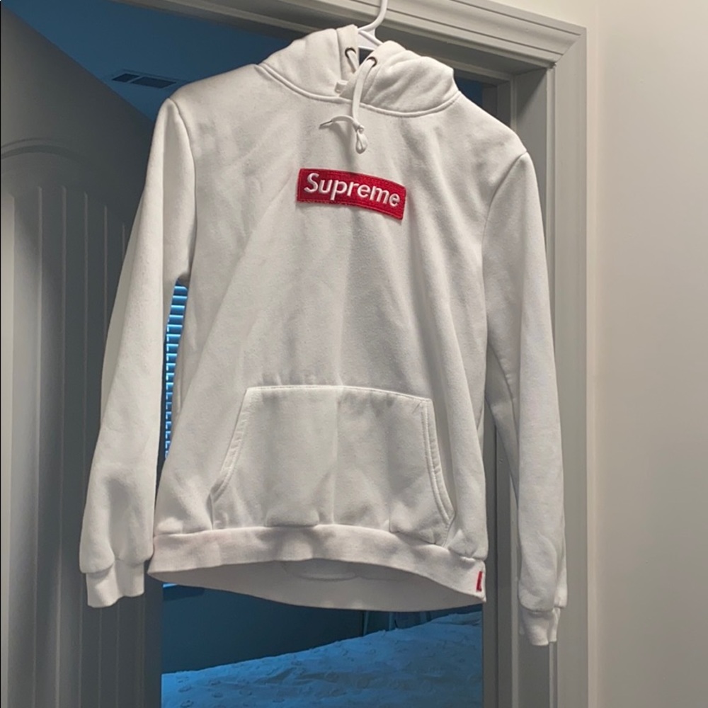 Supreme hoodie DUPE not authentic